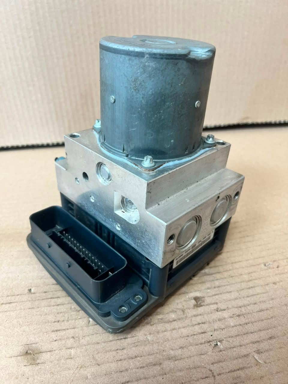 2010 BMW 5 Series F10 F11 4WD DXC DSC ABS CONTROL UNIT Pump 6799523 OEM