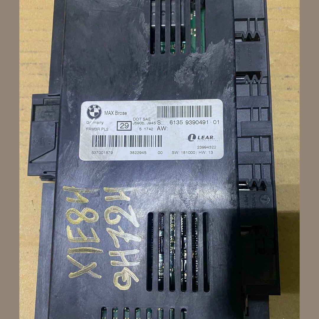 2015 BMW X1 Footwell Module 9390491 E90 E91 E92 E93 3 Series and E84 X1