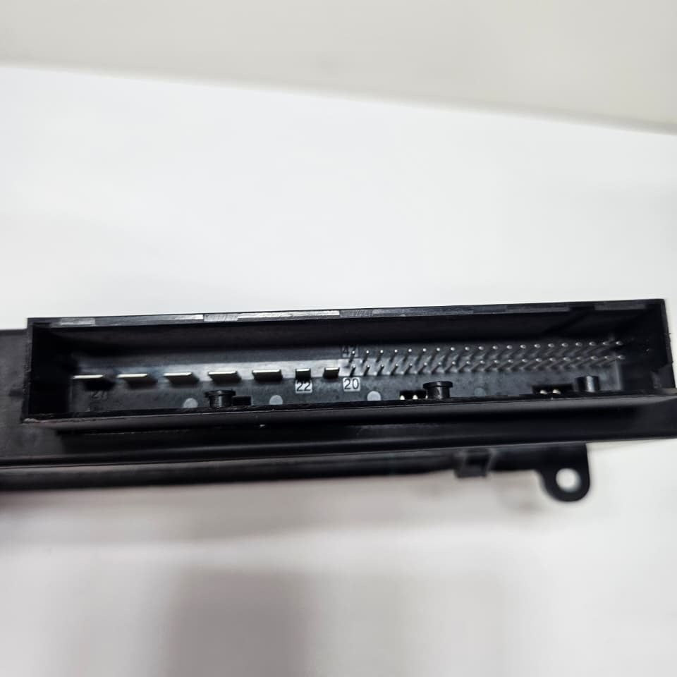 12-15 BMW E84 X1 Dash Body Control Junction Module Unit ECU 9329798 Oem