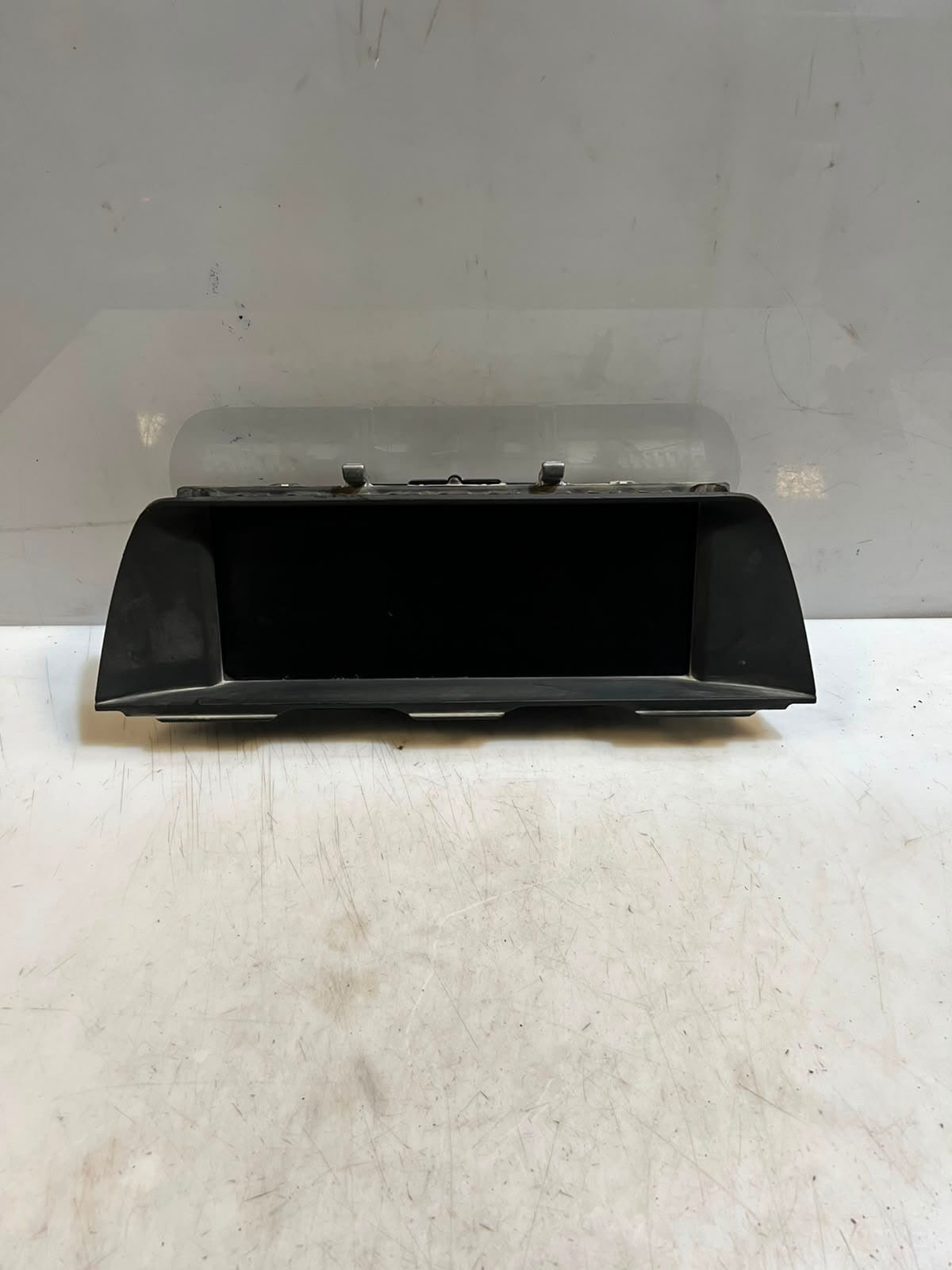 2011-2013 BMW 5 Series F10 and F11 528i Central Information Display 9243897