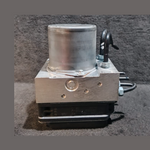 Bild in die Galerieansicht laden, OEM BMW X1 E84  ANTI BREAKING SYSTEM  MODULE  HYDROLIC  PUMP DSC - 6860214