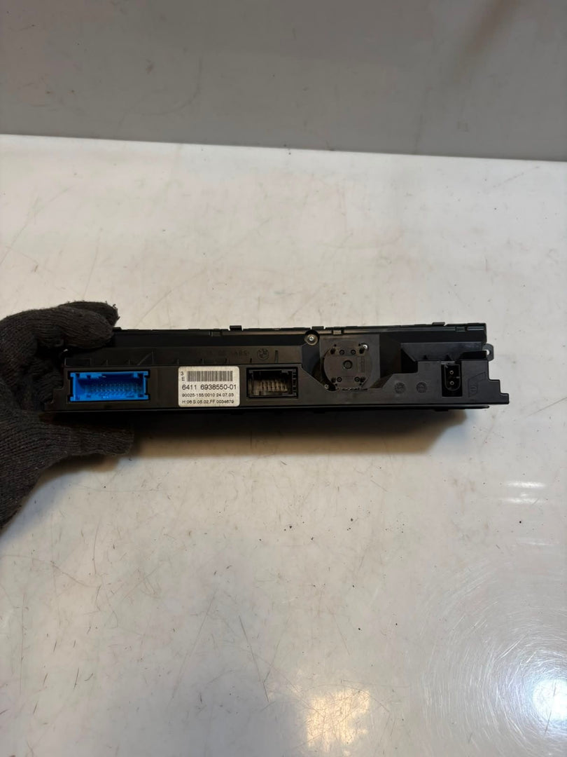 2003-2007 BMW 525i 5 Series E60 E61 E63 E64 Climate Control Unit 6938550 OEM