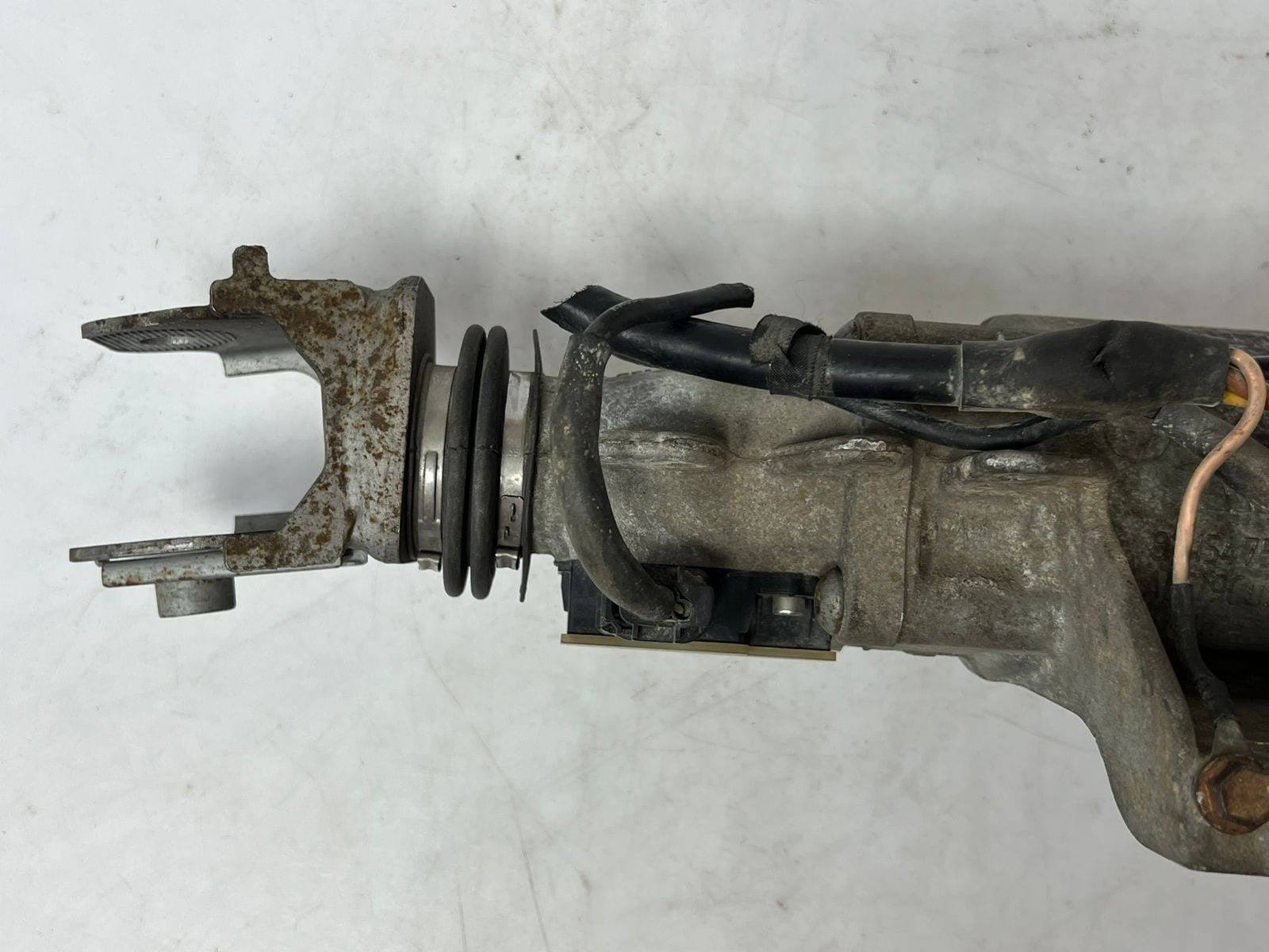 2009-2011 BMW 5' 7' SERIES F11 F01 528i Rear Axle Steering Gear 9327670