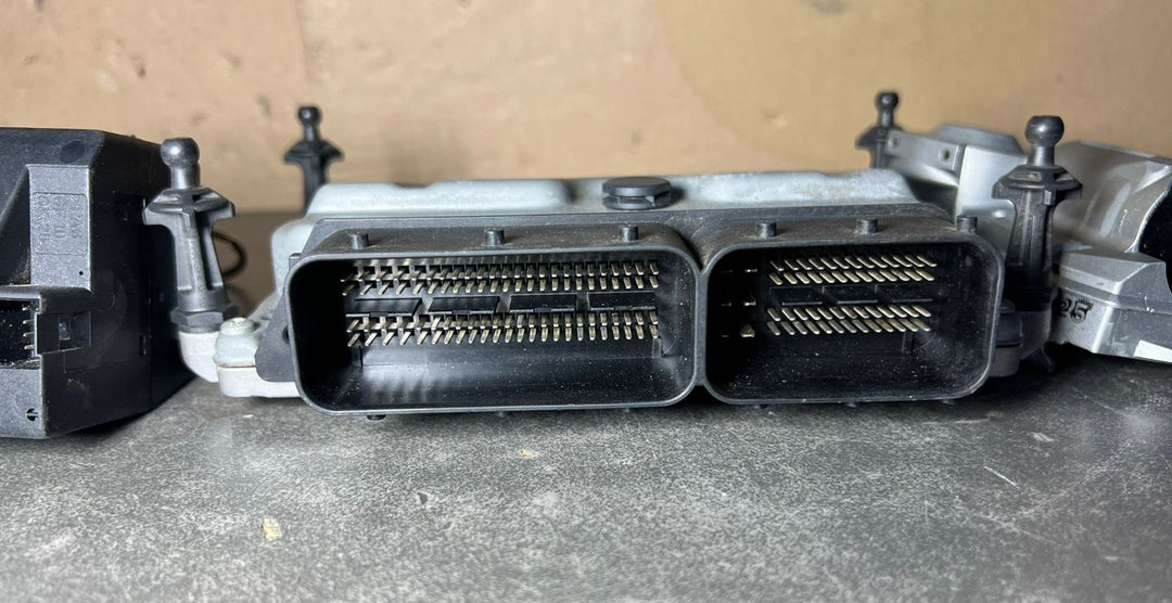 Mercedes W211 ECU Engine Control Module Ignition Key Switch Set A272 1533279 OEM