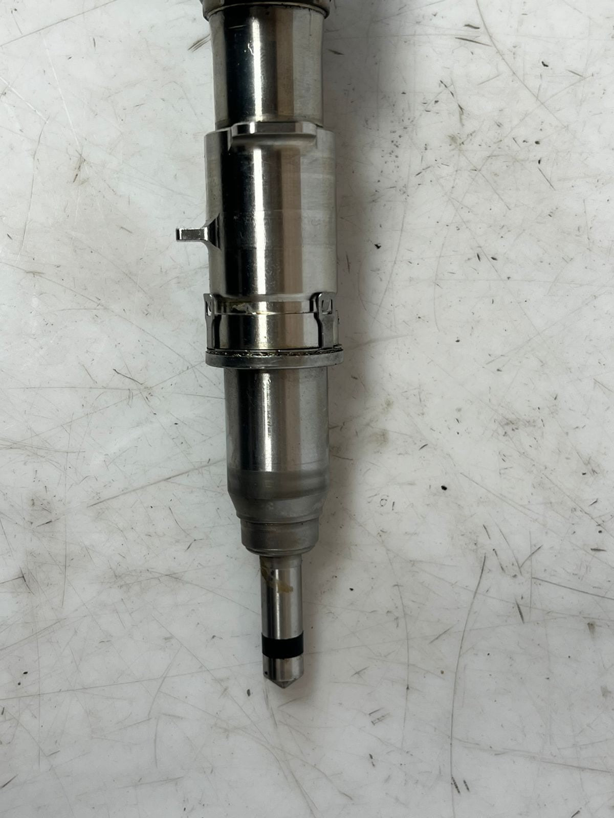 BMW 3, 5, 6, and 7-Series Direct Fuel Injector 7565138 - 02 OEM