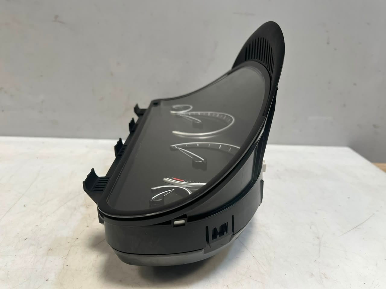 2010-2015 BMW 740i 7' F01, F02, F10 Instrument Cluster Speedometer Gauge 6805238