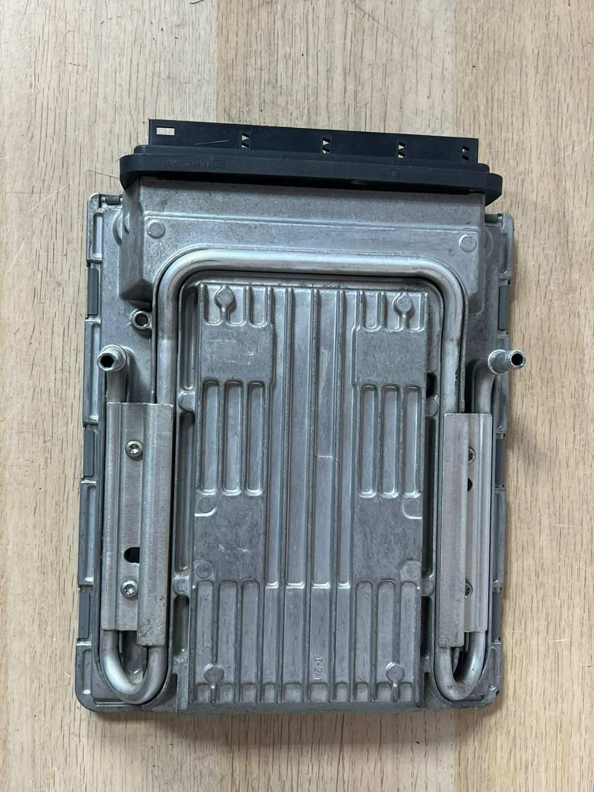 BMW 5 Series F10 550i N63 Engine Control Unit ECU Engine Control Unit 7624032
