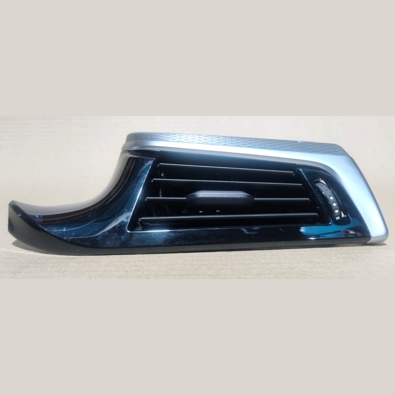 BMW G30 G31 G32 F90 RIGHT DASHBOARD AIR VENT GRILL TRIM RHD 9330858