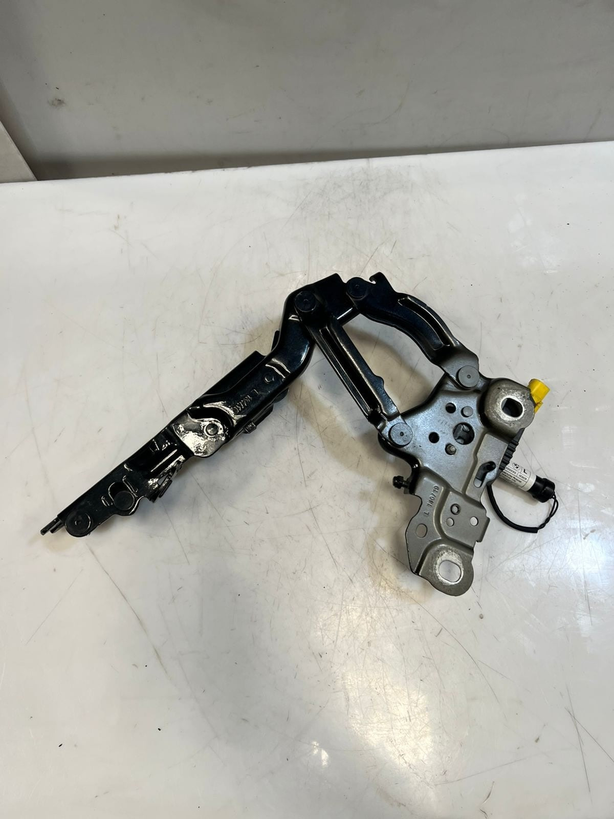 2021-2023 BMW 3 Series G20 G21 M3 M340i 330i BONNET Hood Hinge ACTUATOR 7450589
