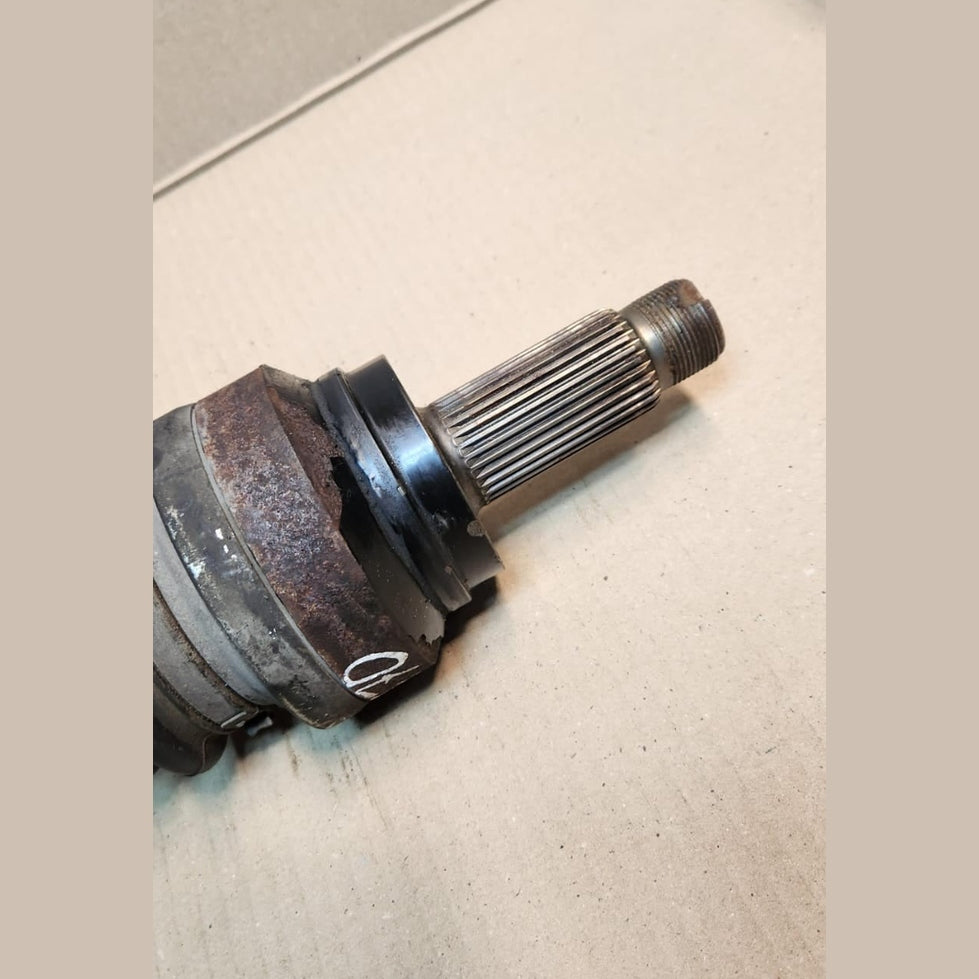 2008-2013 BMW X5 Rear Driveshaft 8609838 X5 E70  and X6 E71