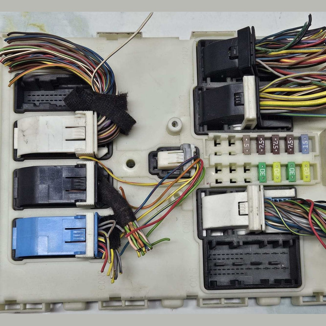 BMW F20 N13 FRONT ELECTRONIC FUSE RELAY DOMAIN BODY CONTROL MODULE 9381102