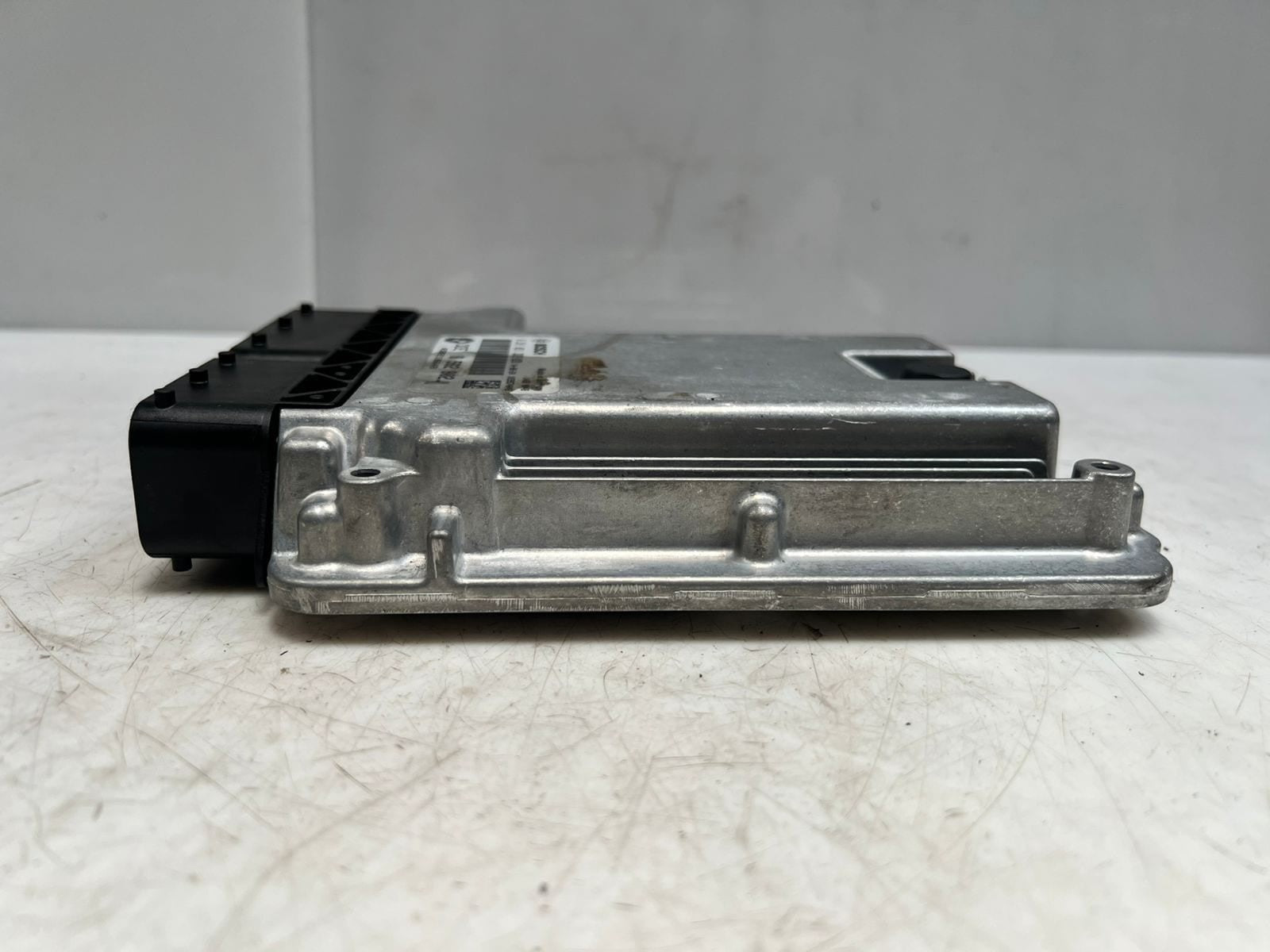 BMW F10 F30 F31 330d 530d Diesel N57N Engine Control Unit ECU DDE 8582802 OEM
