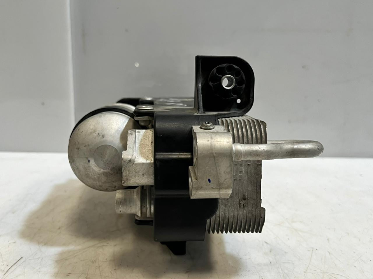 2015-2022 BMW 740i 7 Series G11 G12 B58 MAHLE AC Condenser 9309007 OEM