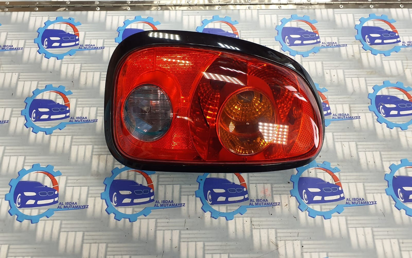 MINI COUNTRYMAN R60 LEFT SIDE REAR LAMP TAIL LIGHT 9811761