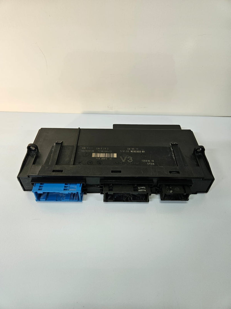 2011 BMW 535i F10 F11 Electronic Junction Box Control Unit 9252332