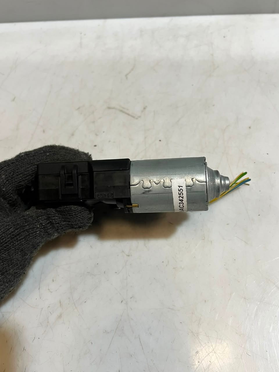2011 BMW 328i 535i 530i 540i F01 F02 F02 F10 F18 F26 Sunroof Motor 7193398