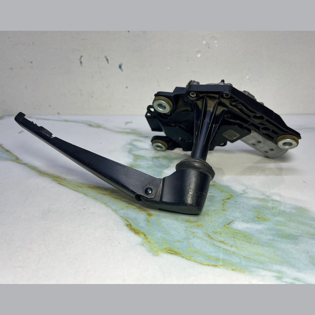 2013-2016 Mercedes A180 Rear Wiper Motor A1769061600 A-Class W176 A200 A220 A250