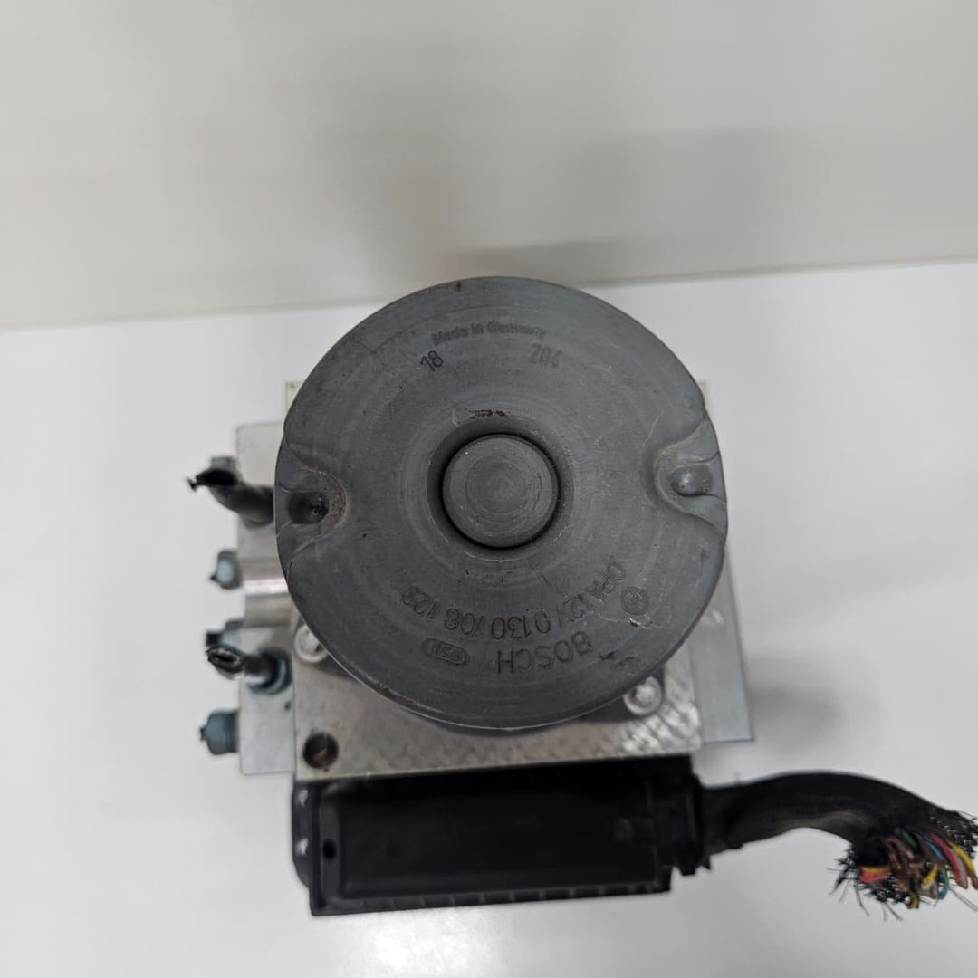 OEM BMW 5 Series F10 F11 ABS Hydraulic Unit Pump 6860154