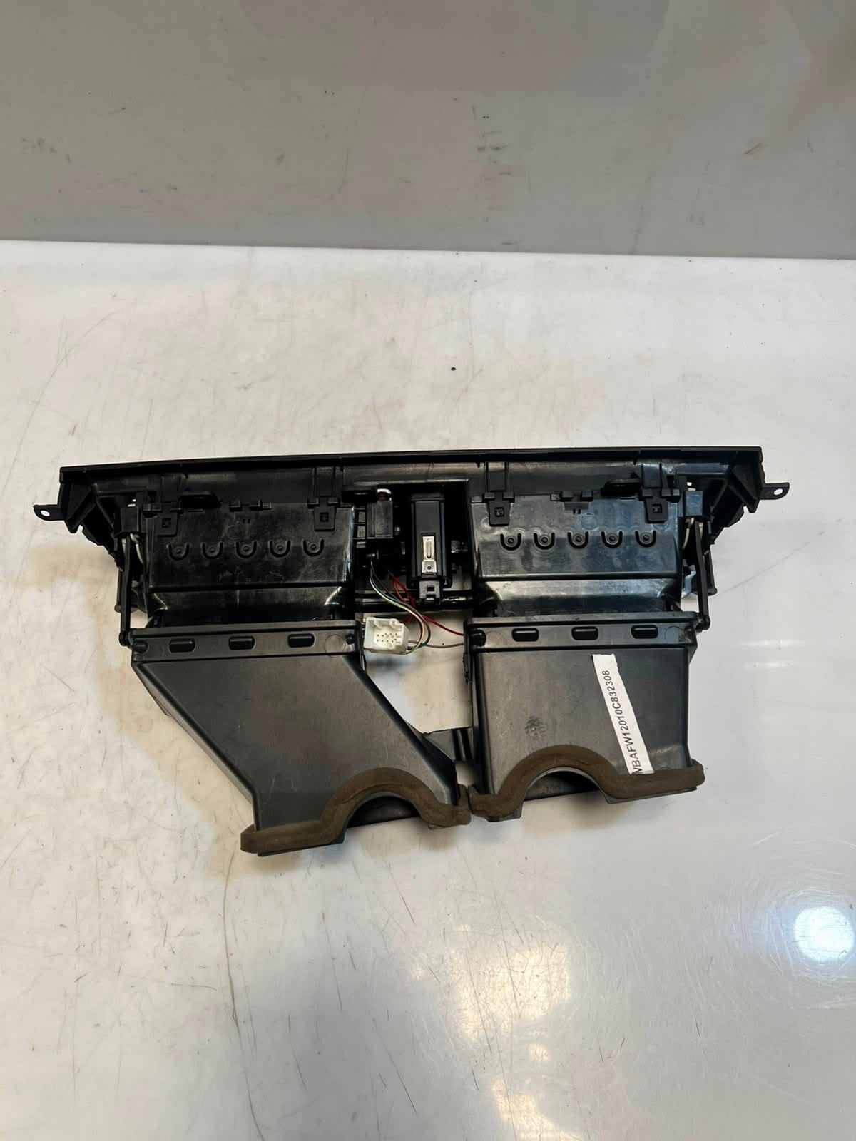 2013-2017 BMW X5 5 Series Gran Turismo F07 Rear Air Vent Grill 1682811 OEM
