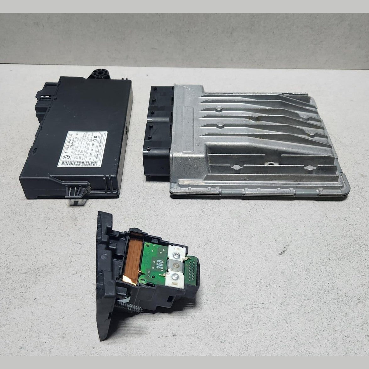 2008-2013 BMW M3 Engine Computer DME 7842403 BMW M3 E90 E92 E93 MS MS60 ECU SET 