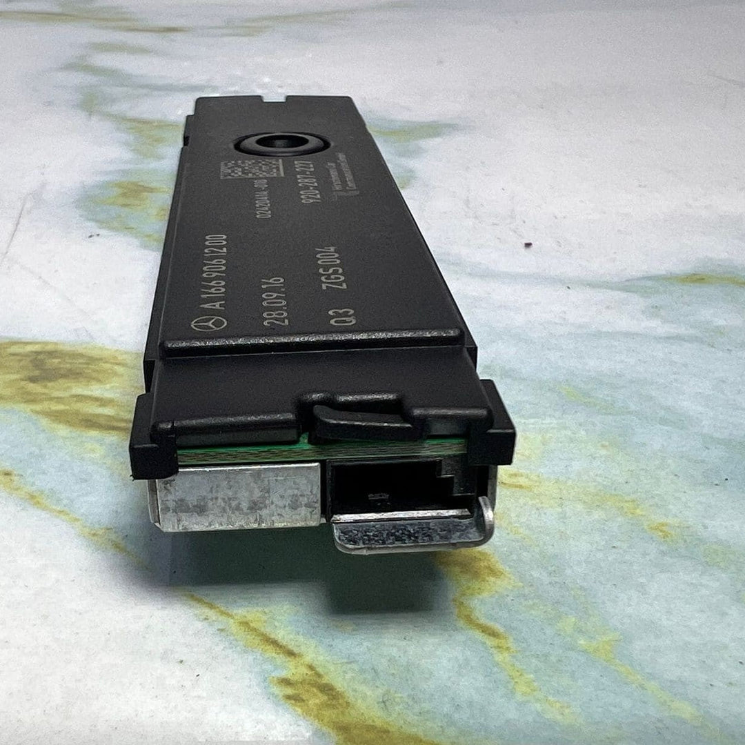 Mercedes Antenna Amplifier A1669061200 W66 GLS