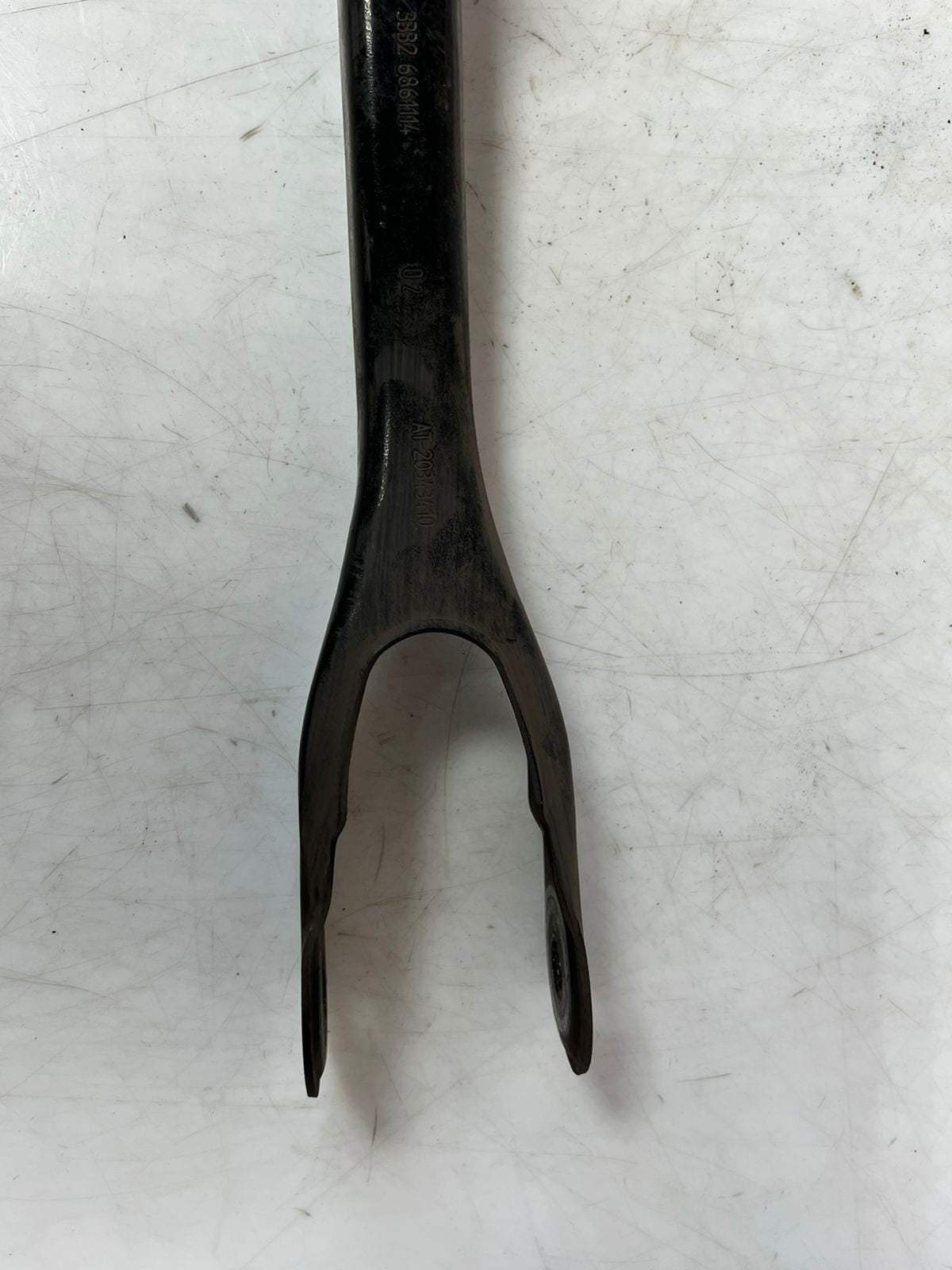2016-2025 BMW 5' M5 G12 G30 F90 Trailing Arm With Rubber Mount 6861114 OEM