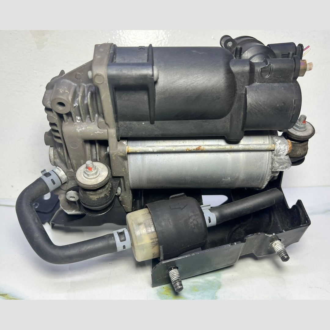 Mercedes W166 ML GL GLE Airmatic Air Suspension Compressor Pump A166 3200204 OEM
