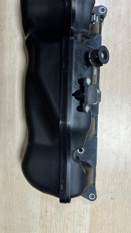 2012-2016 BMW M5 4.4L - LEFT Intake Manifold 7843275