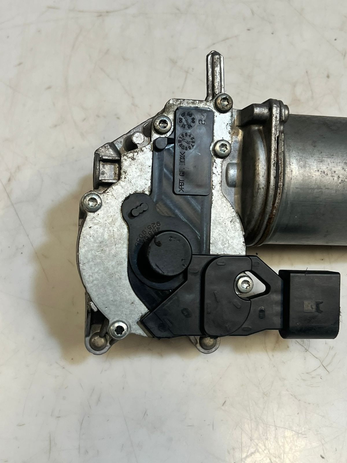 2007-2013 BMW X5 E70 Front Windshield Wiper Motor ASSEMBLY 7200536 OEM