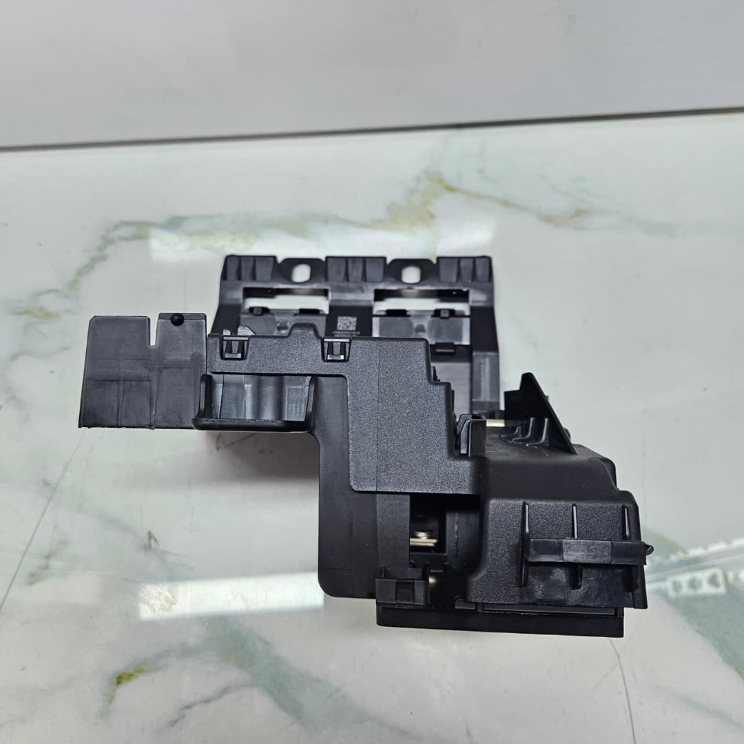Genuine BMW  5 Series G30 G31 Power Distribution Box Rear 6822560 Brand New