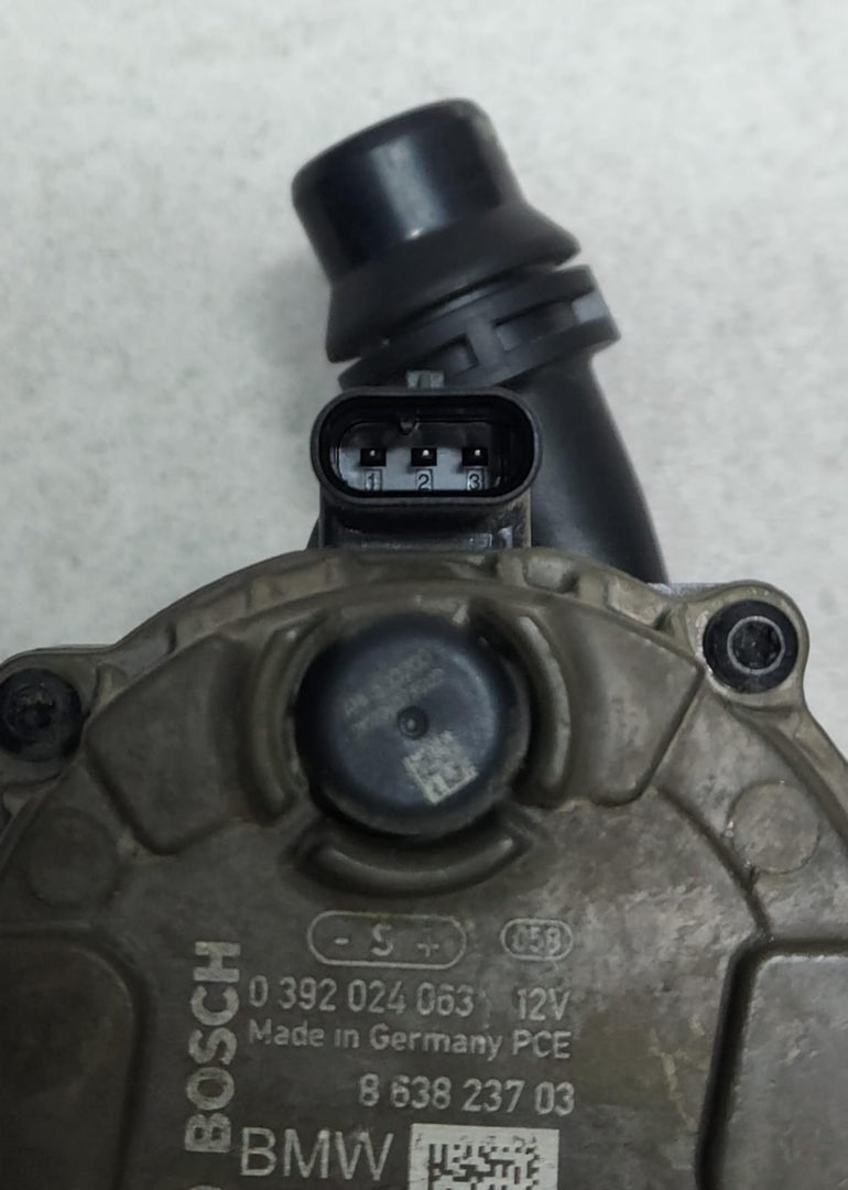 BMW Auxiliary Water Pump Electric 8638237 5 Series G30 8 Series G15 OEM