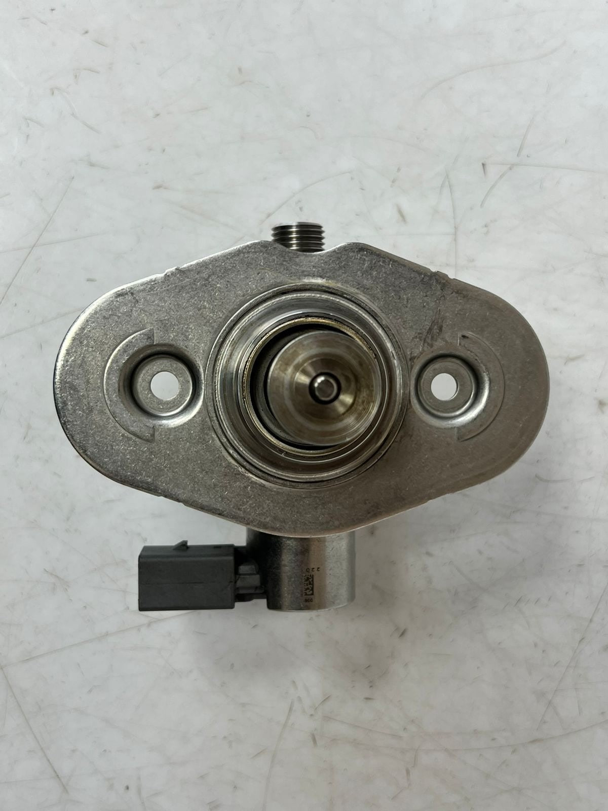 2013-2018 BMW 650i N63 X5 X6 M5 550I xDrive High Pressure Fuel Pump 7599865 OEM