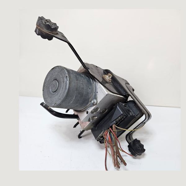 2014-2015 BMW X5 F15 and X6 F16 ABS Pump Control Module 6864790 USED