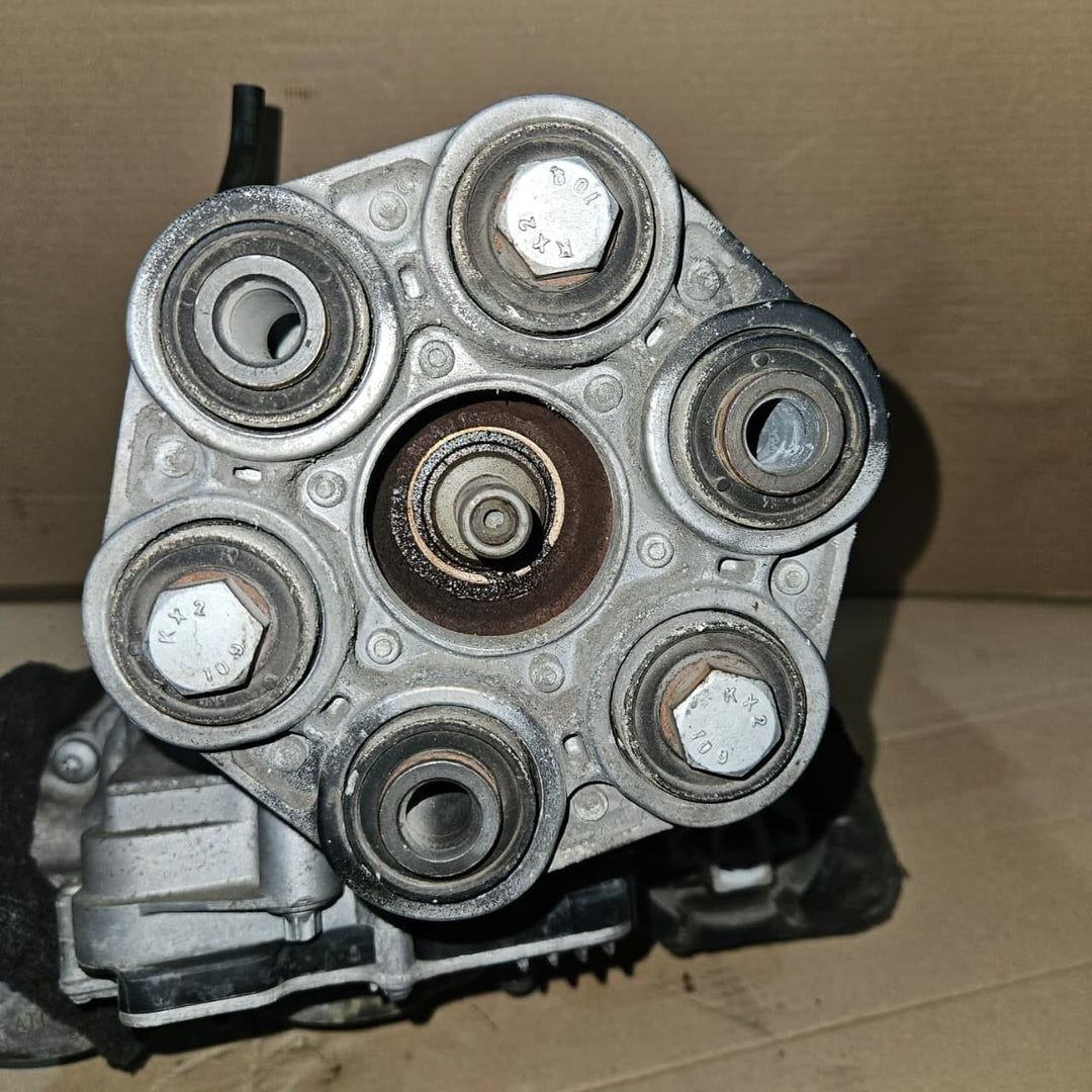 2013-2018 BMW F30 320i xDrive Transfer Case 7505374 ATC35L XDRIVE