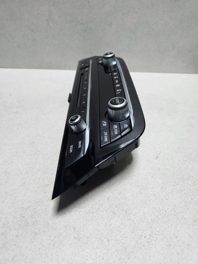 2019-2020 BMW 530e Climate Control And Audio Control Panel 7947859