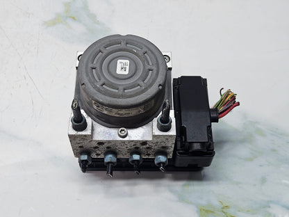 2014-2015 BMW 320i Anti Lock Brake Pump Module 6869726