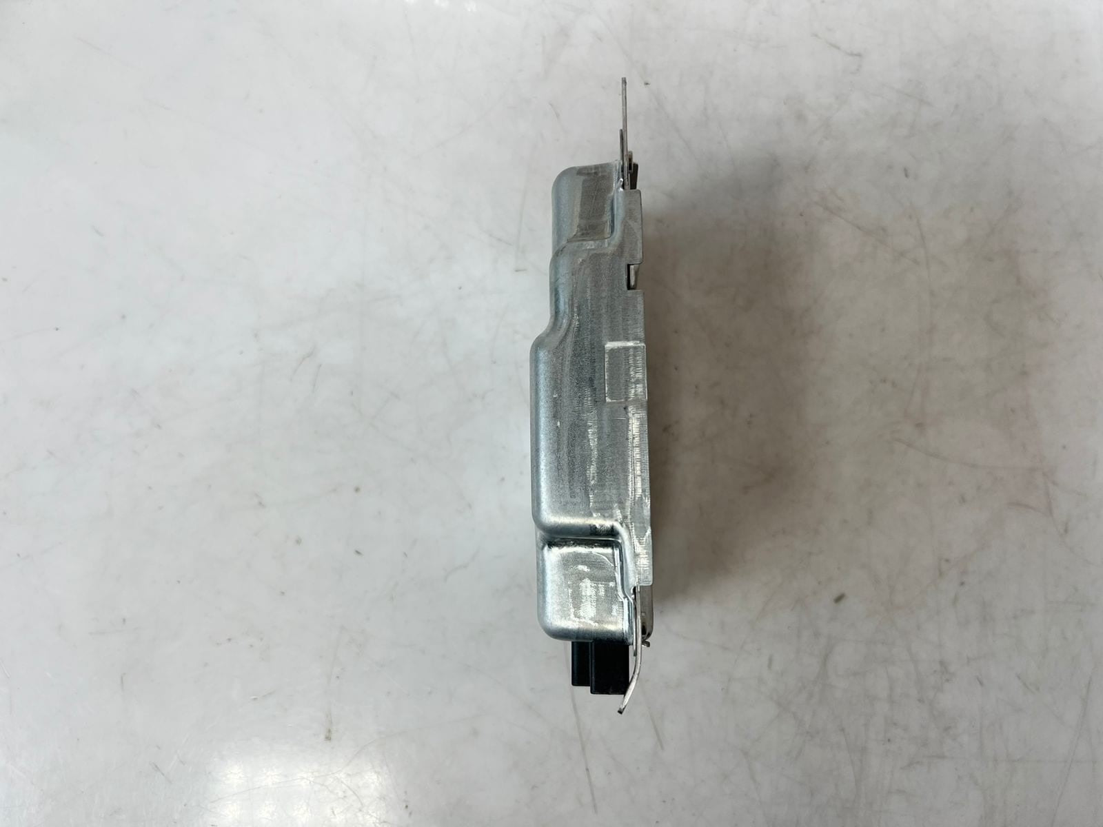 2017-2019 BMW G11 G12 G14 G15 750i Battery Charge Control Module 6819649 OEM