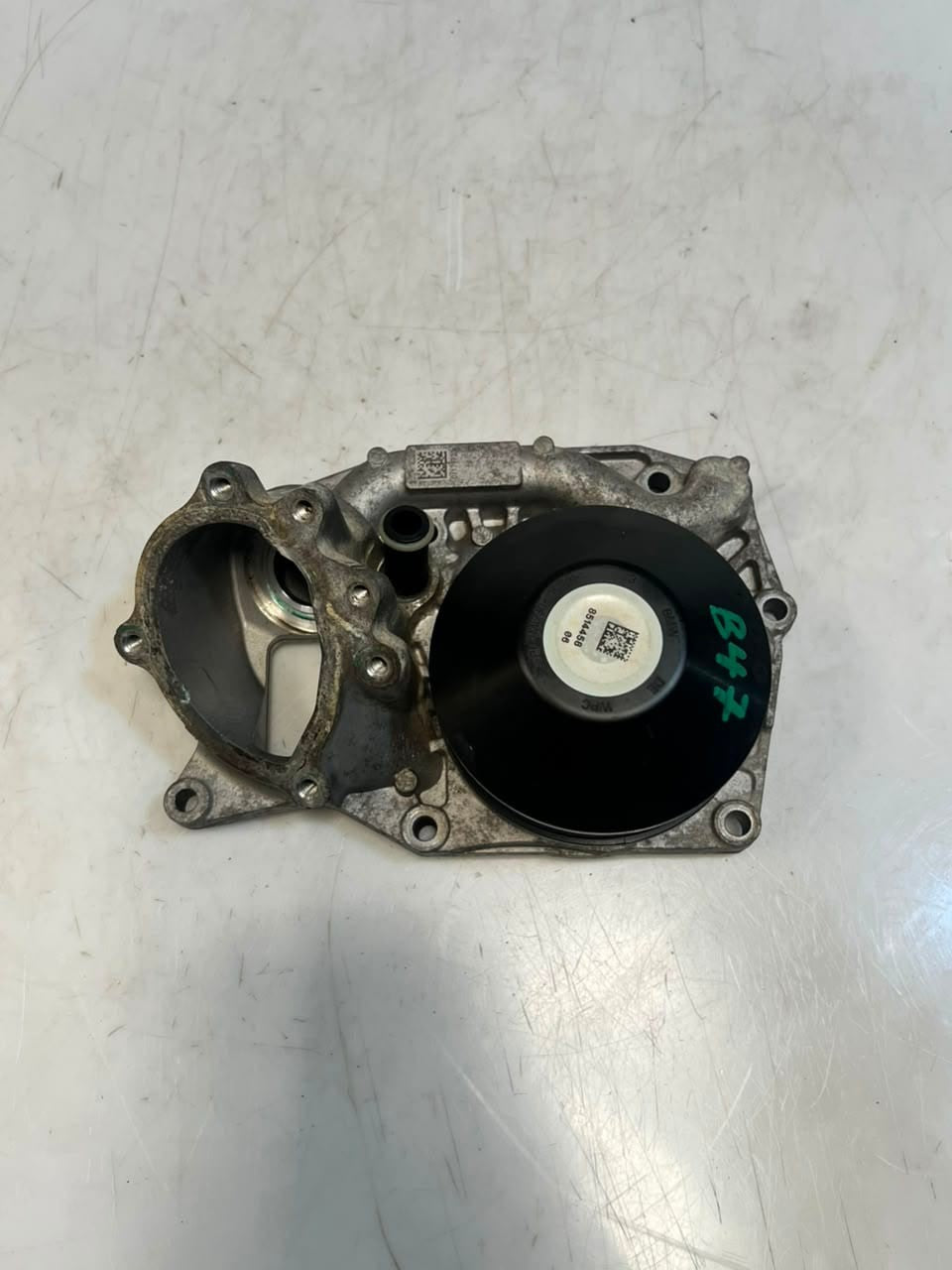 2014 BMW F20 F21 F22 F23 F30 F31 F32 F33 B47 435i Water Coolant Pump 8514458 OEM