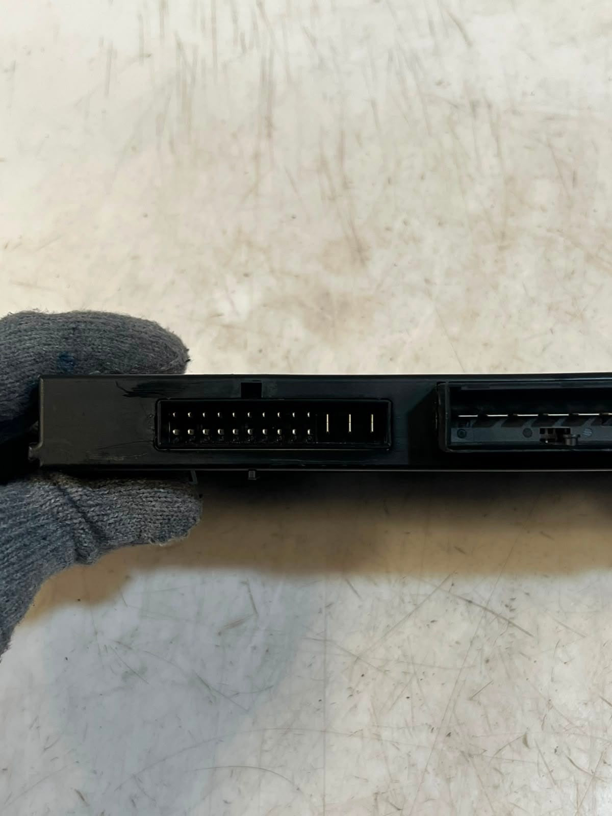2012-2018 BMW F06 F10 F01 F13 7 Serie 640i Junction Box Control Module 9267465