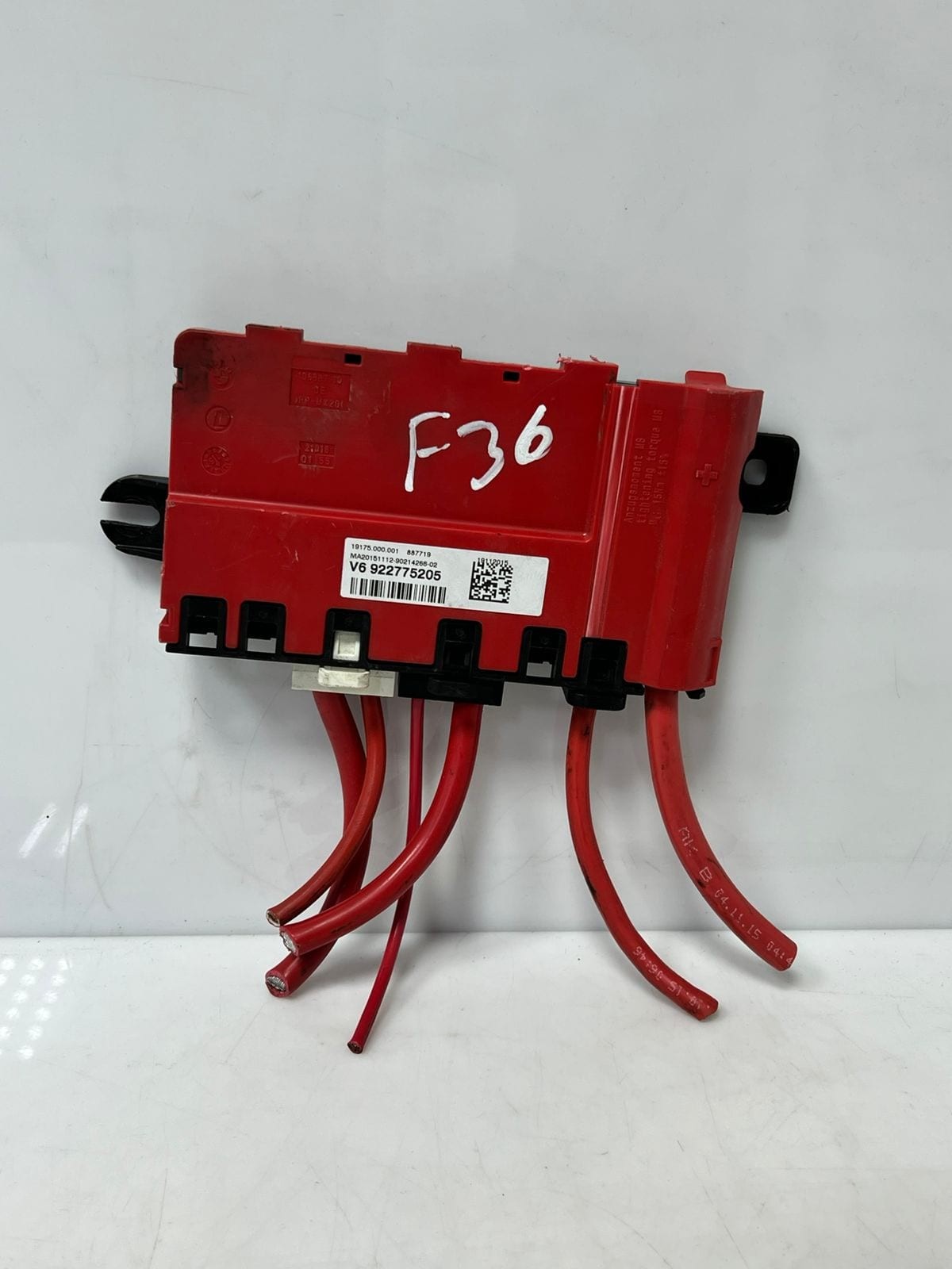 12-16 BMW 328i  F30 F31 F34 Battery Power Distribution B+ FUSE Box 9227752 OEM