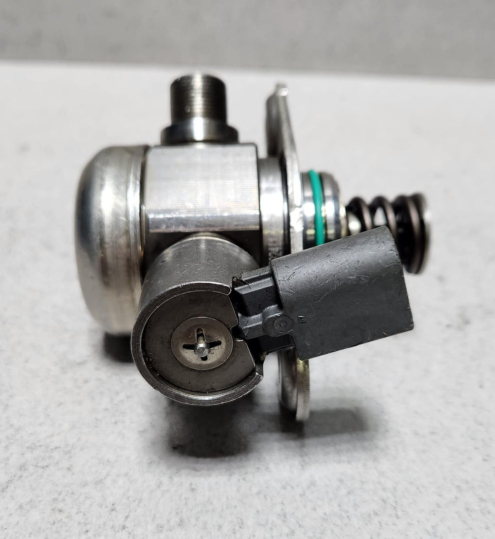 2012-2016 Mercedes-Benz C300 High Pressure Fuel Pump A2760700601 C E S Class 