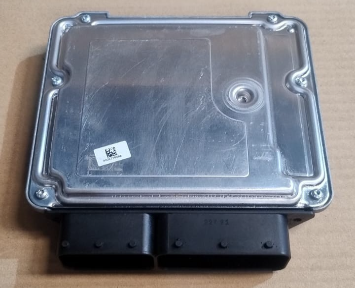 BMW  F07 F10 F11 5 N47N SERIES ENGINE CONTROL UNIT  ONLY   - 8572438