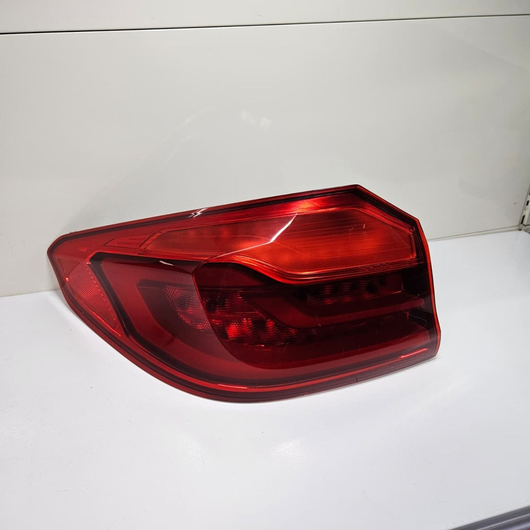 OEM BMW 5 Series F90 M5 G30 G38 Rear LEFT Side Taillight 7376463 OEM