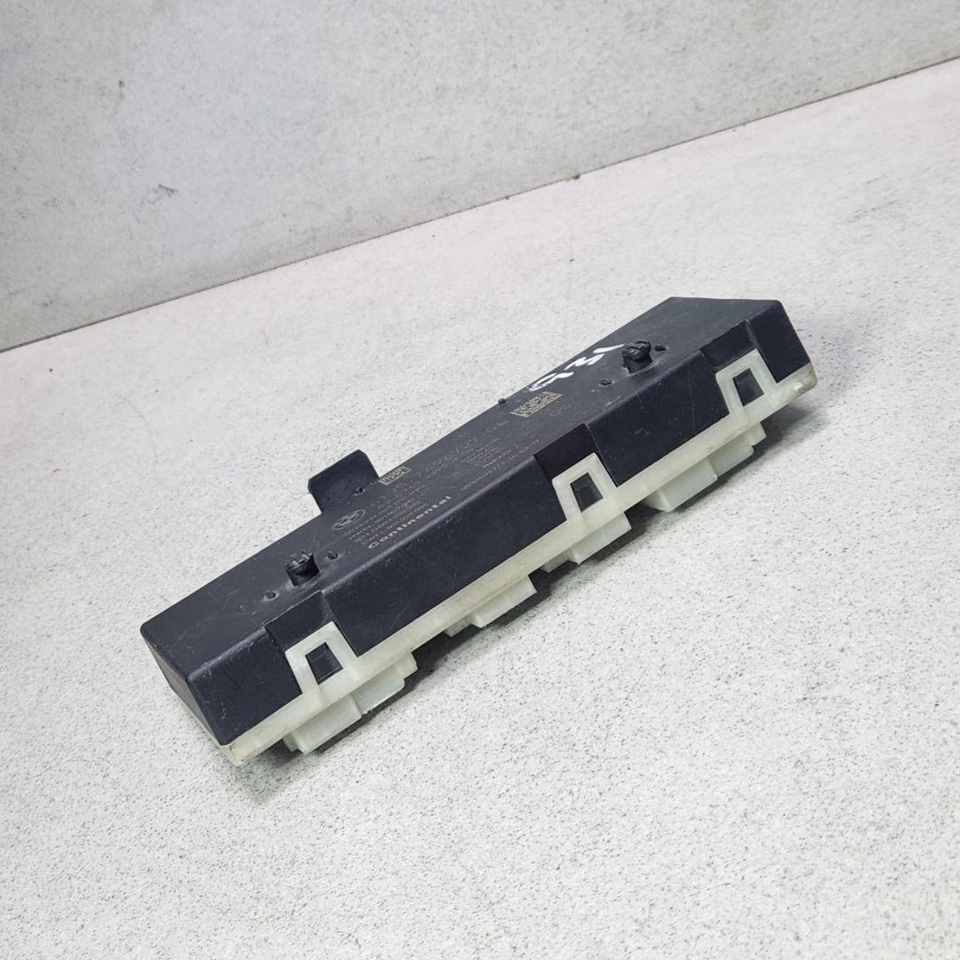 2017 BMW 530i Tailgate Control Unit 7496727 5 Series G30 G31 and 7 Series G11