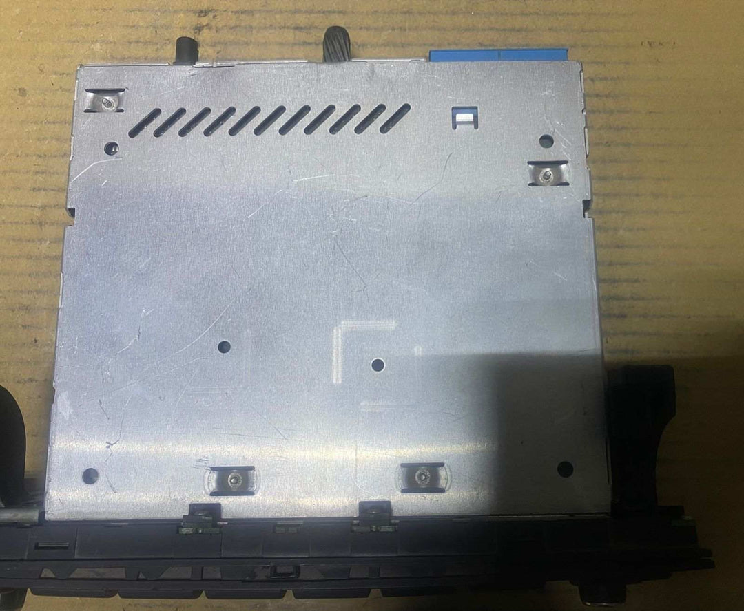 BMW Radio Professional CD Player 9231928 E81 E82 E87 E88 E90 E91 E92 E93 1 Serie