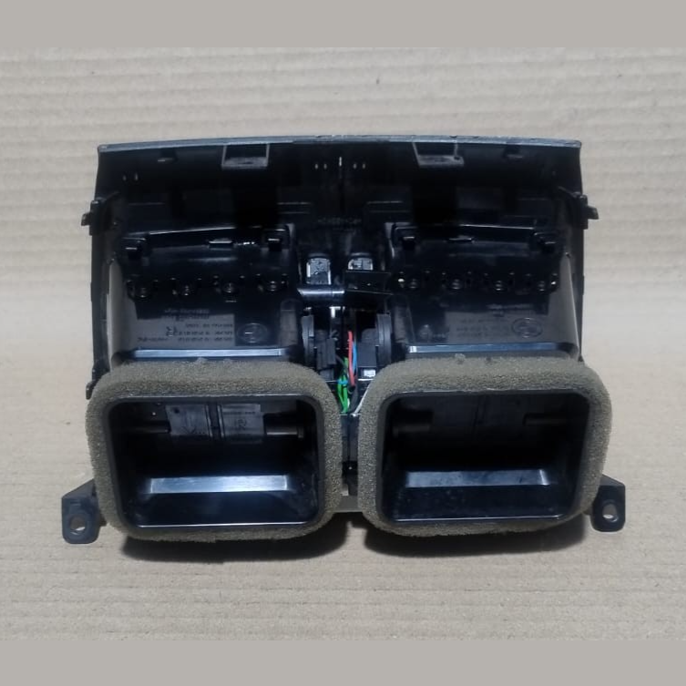 BMW F15 X5  REAR SEAT CENTER CONSOLE AC VENT TRIM HEATER 9252013