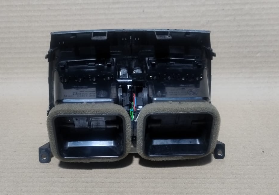 BMW F15 X5  REAR SEAT CENTER CONSOLE AC VENT TRIM HEATER 9252013