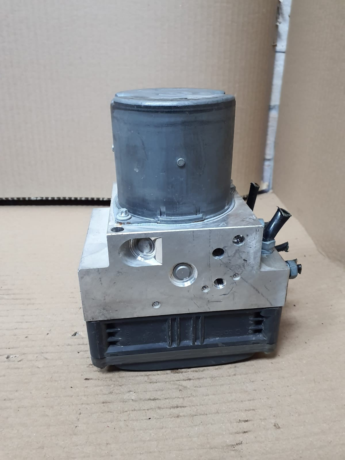 2010-2016 BMW 5 Series F10 and F11 F1X ABS DSC Hydraulic Pump 6852811 OEM