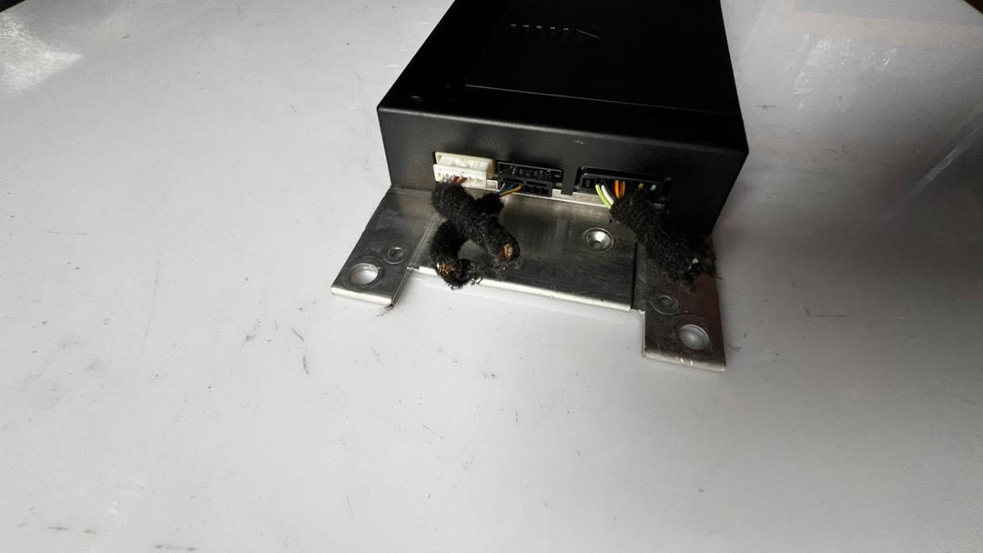 BMW Telematic Control Module 1D6820728-01 6 Series DBA-6A30