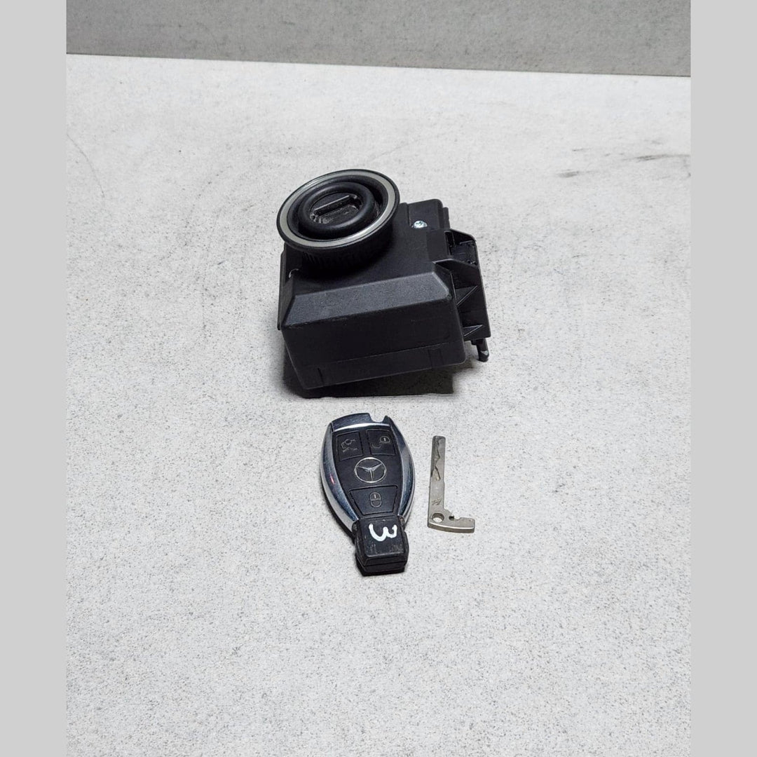 2010-2014 Mercedes-Benz C250 Ignition Switch A2075450108 W204 C300 C350 W212